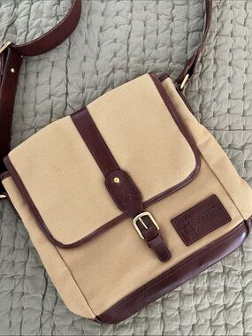 Ivy Cove Olmsted Mailbag Crossbody Messenger Bag